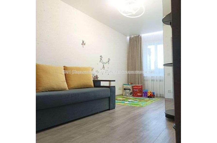 Продам квартиру, Гвардейцев Широнинцев ул. , 3  ком., 65 м², капитальный ремонт 