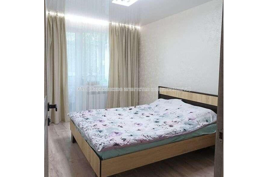 Продам квартиру, Гвардейцев Широнинцев ул. , 3  ком., 65 м², капитальный ремонт 