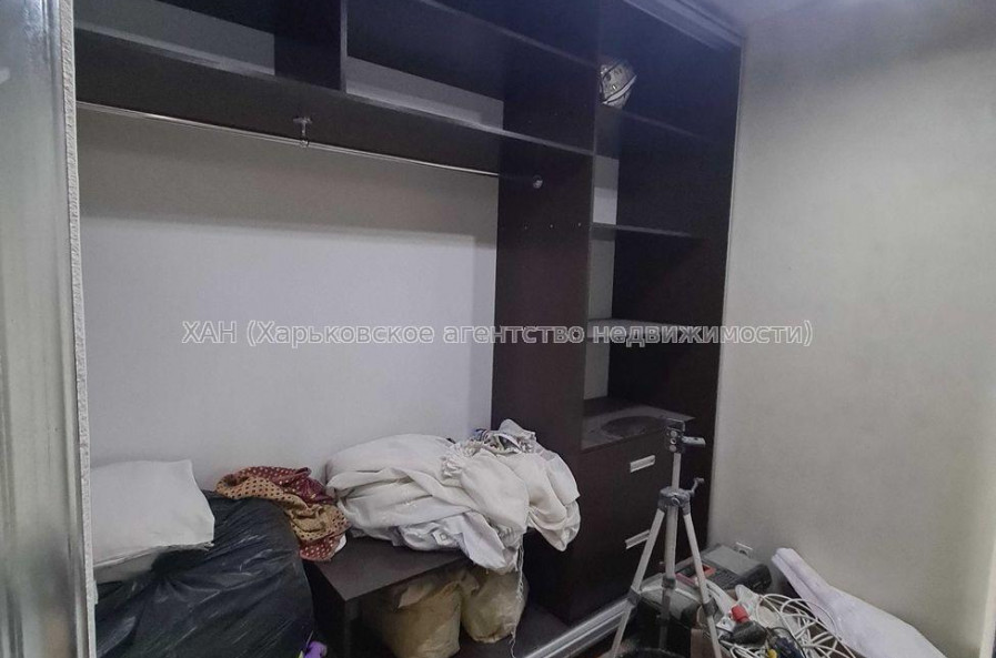 Продам квартиру, Белогорская ул. , 3  ком., 107 м², без отделочных работ 