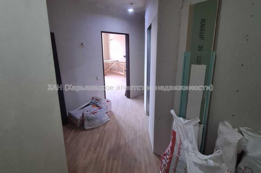 Продам квартиру, Белогорская ул. , 3  ком., 107 м², без отделочных работ 