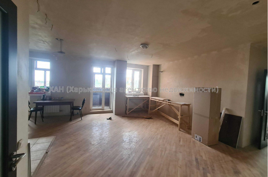 Продам квартиру, Белогорская ул. , 3  ком., 107 м², без отделочных работ 