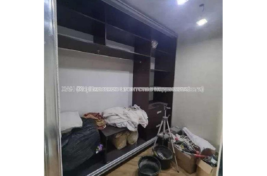Продам квартиру, Белогорская ул. , 3  ком., 107 м², без отделочных работ 