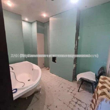 Продам квартиру, Белогорская ул. , 3 кім., 107 м², без отделочных работ 