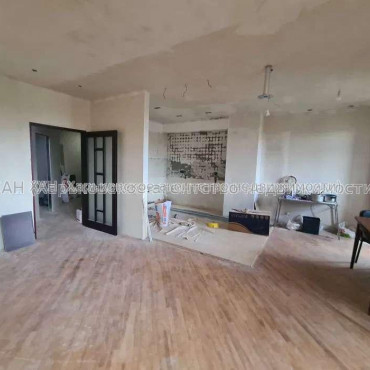 Продам квартиру, Белогорская ул. , 3 кім., 107 м², без отделочных работ 