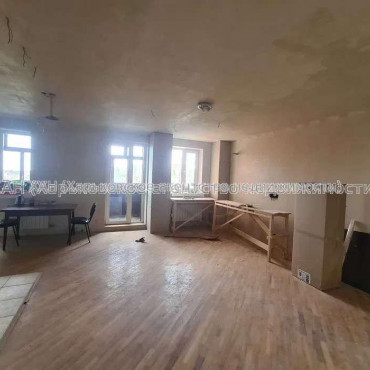 Продам квартиру, Белогорская ул. , 3 кім., 107 м², без отделочных работ 