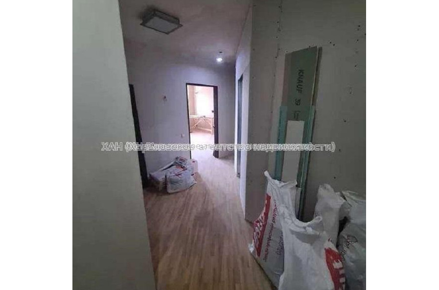 Продам квартиру, Белогорская ул. , 3  ком., 107 м², без отделочных работ 