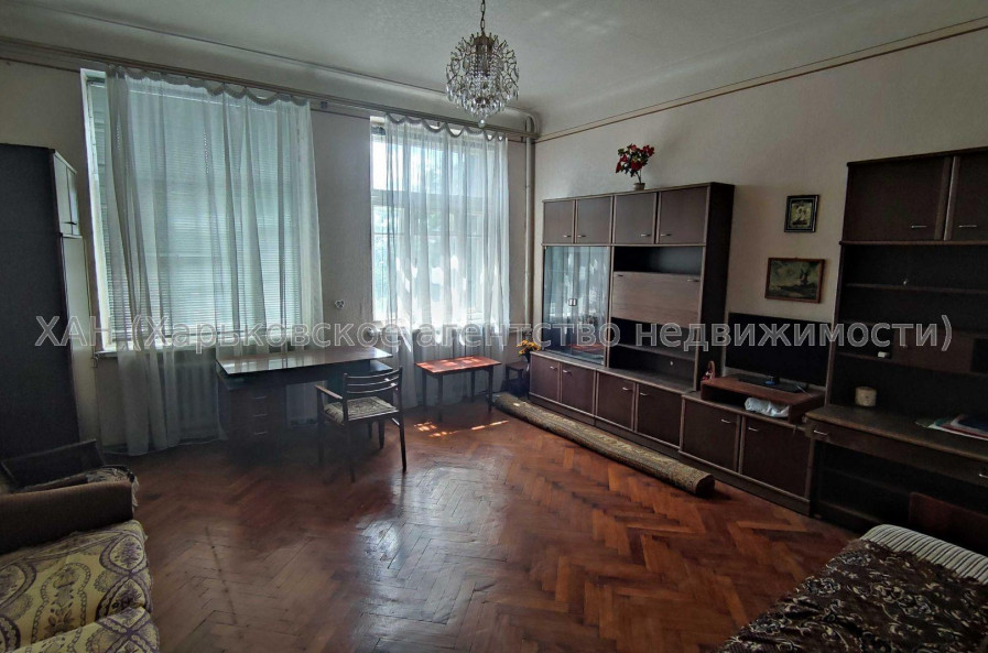 Продам квартиру, Людмилы Гурченко пер. , 3 кім., 86 м², косметический ремонт 