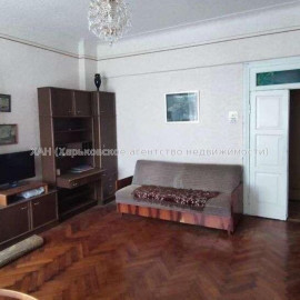 Продам квартиру, Людмилы Гурченко пер. , 3  ком., 86 м², косметический ремонт