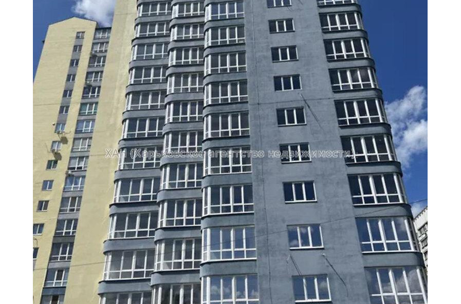 Продам квартиру, Яны Червоной ул. , 2 кім., 79 м², без внутренних работ 