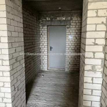 Продам квартиру, Яны Червоной ул. , 2 кім., 79 м², без внутренних работ 