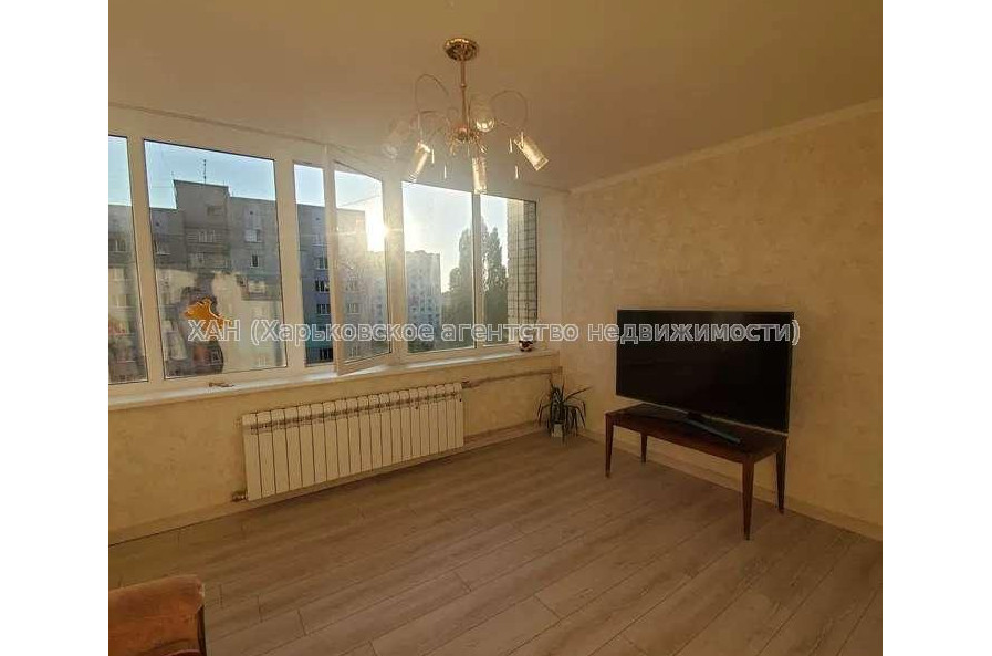 Продам квартиру, Единства ул. , 3  ком., 65 м², капитальный ремонт 