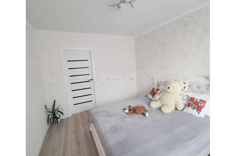 Продам квартиру, Единства ул. , 3  ком., 65 м², капитальный ремонт 