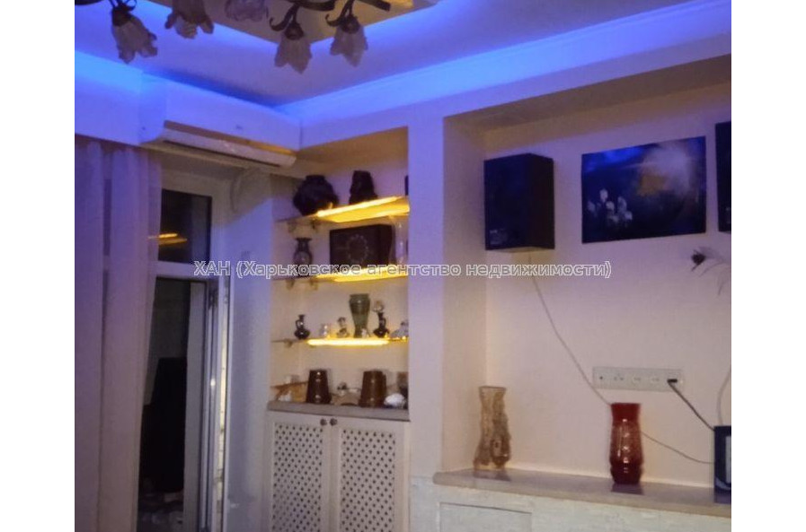 Продам квартиру, Библика ул. , 2 кім., 42 м², капитальный ремонт 