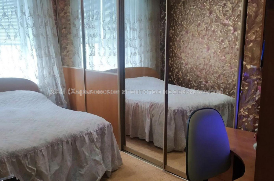 Продам квартиру, Библика ул. , 2 кім., 42 м², капитальный ремонт 