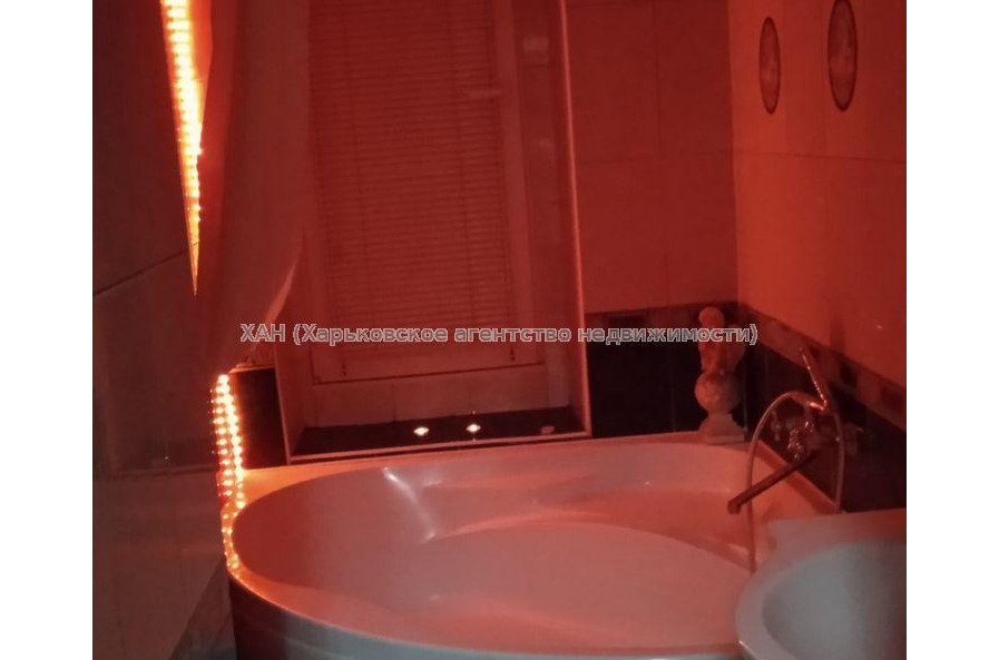 Продам квартиру, Библика ул. , 2 кім., 42 м², капитальный ремонт 