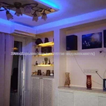 Продам квартиру, Библика ул. , 2 кім., 42 м², капитальный ремонт 