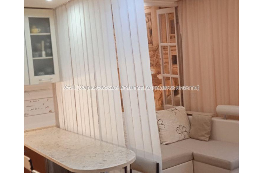 Продам квартиру, Библика ул. , 2 кім., 42 м², капитальный ремонт 