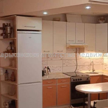 Продам квартиру, Библика ул. , 2 кім., 42 м², капитальный ремонт 