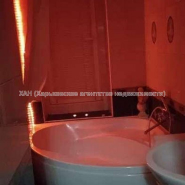 Продам квартиру, Библика ул. , 2 кім., 42 м², капитальный ремонт 