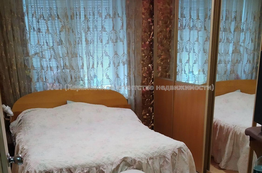 Продам квартиру, Библика ул. , 2 кім., 42 м², капитальный ремонт 