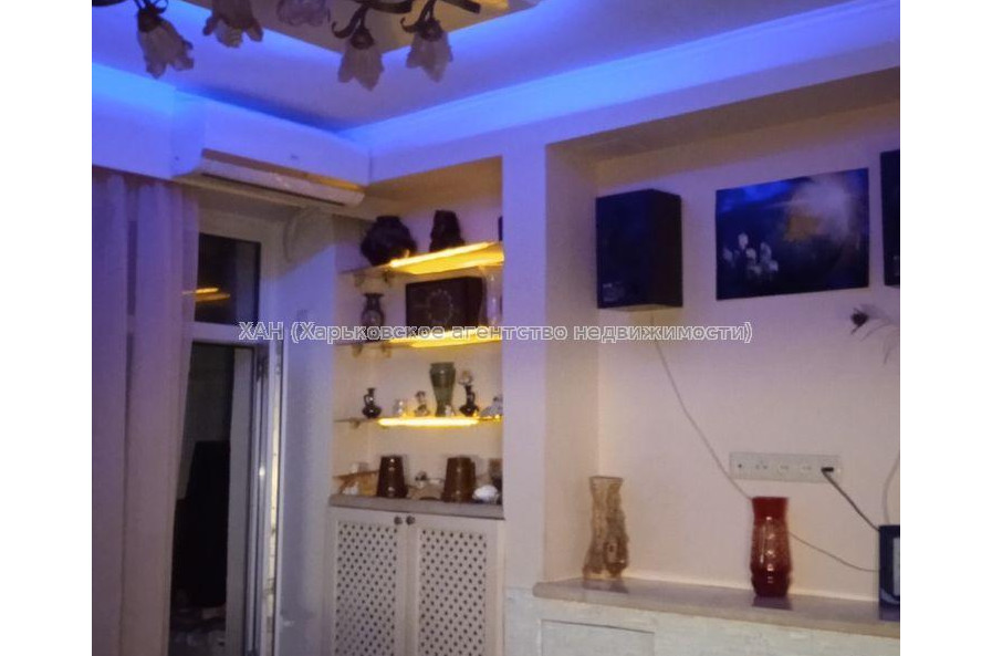 Продам квартиру, Библика ул. , 2 кім., 42 м², капитальный ремонт 