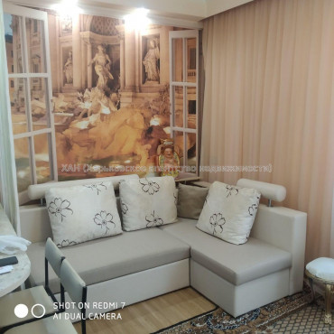 Продам квартиру, Библика ул. , 2 кім., 42 м², капитальный ремонт 