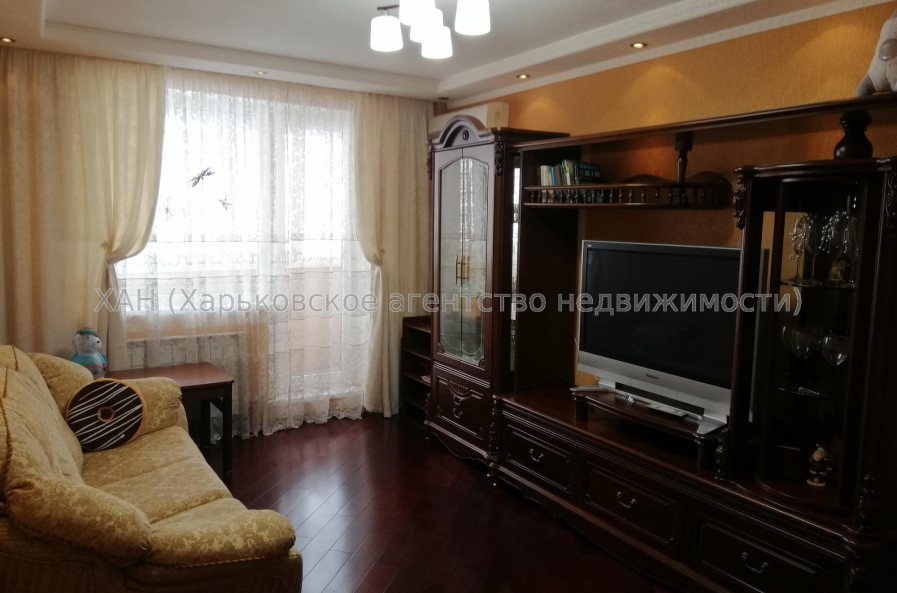 Продам квартиру, Самолетная ул. , д. 15 , 2 кім., 44.70 м², капитальный ремонт 