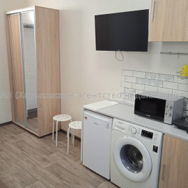 Продам квартиру, Багратиона ул. , 1 кім., 19.90 м², капитальный ремонт