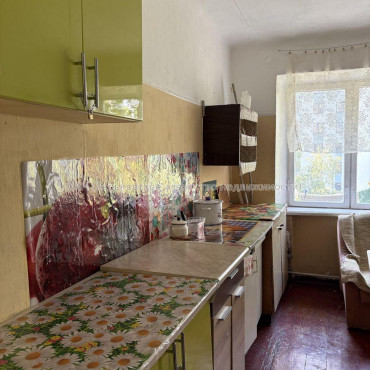 Продам квартиру, Шекспира пер. , 1 кім., 17 м², косметический ремонт 