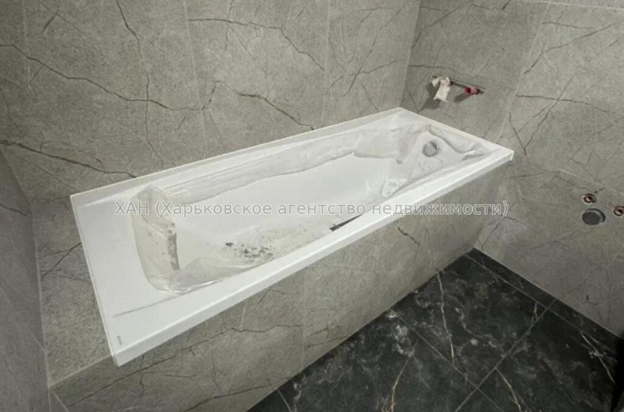Продам квартиру, Шевченковский пер. , 1  ком., 54 м², без внутренних работ 
