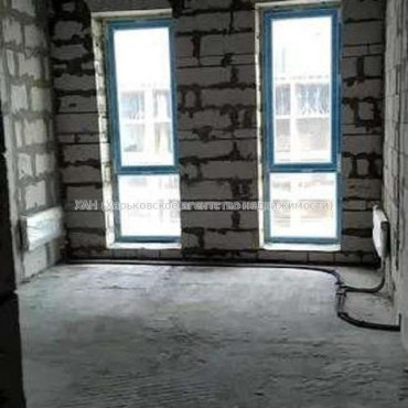 Продам квартиру, Гвардейцев Широнинцев ул. , 4  ком., 133 м², без внутренних работ 