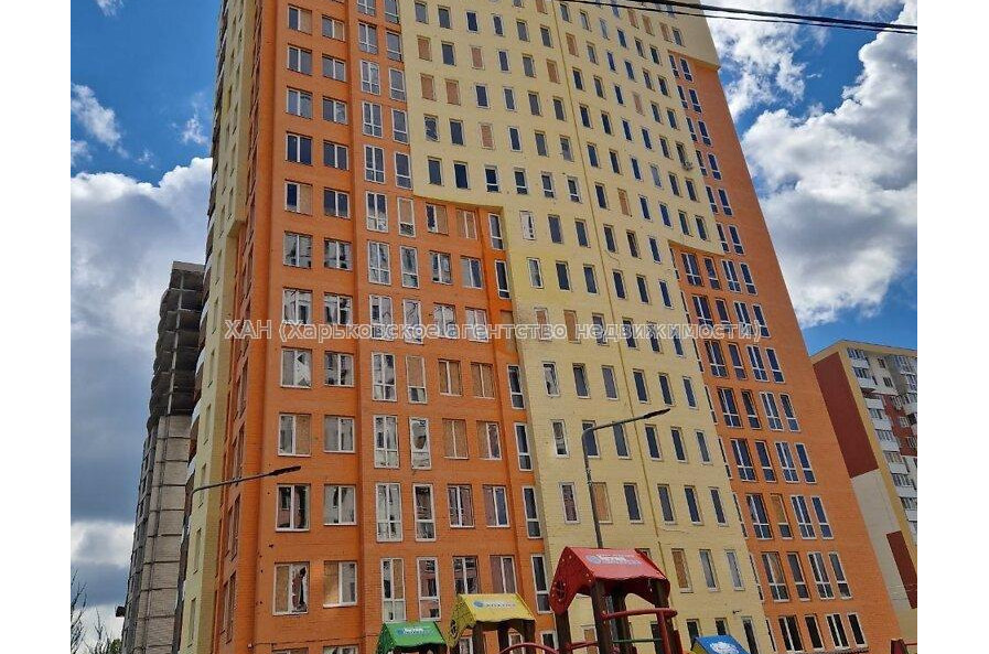 Продам квартиру, Гвардейцев Широнинцев ул. , 4  ком., 133 м², без внутренних работ 