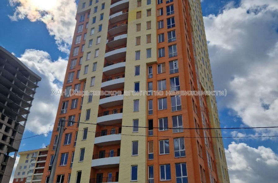 Продам квартиру, Гвардейцев Широнинцев ул. , 4  ком., 133 м², без внутренних работ 