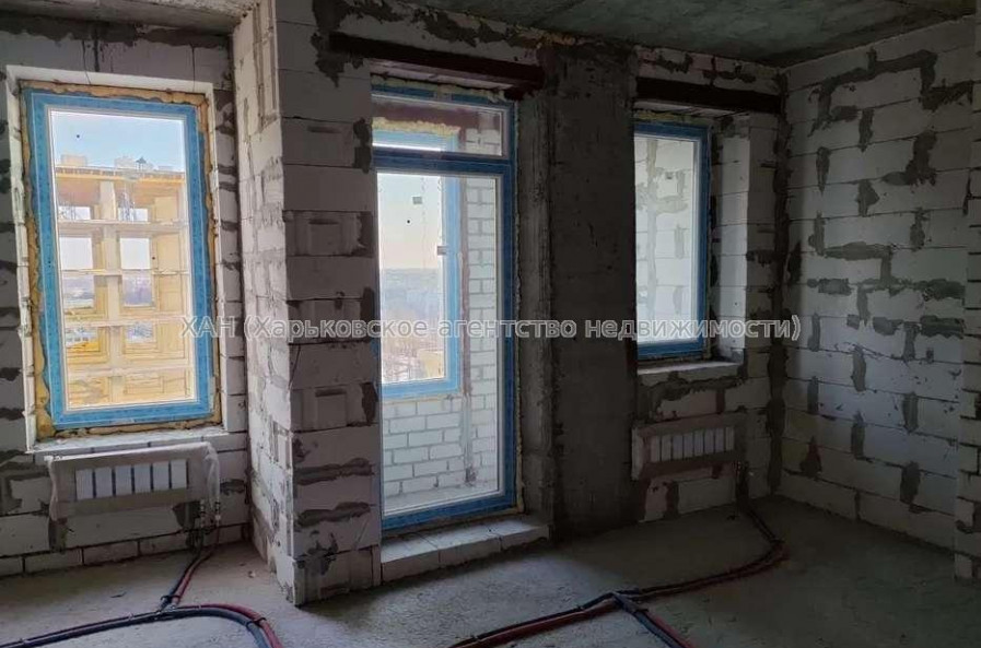 Продам квартиру, Гвардейцев Широнинцев ул. , 4  ком., 133 м², без внутренних работ 