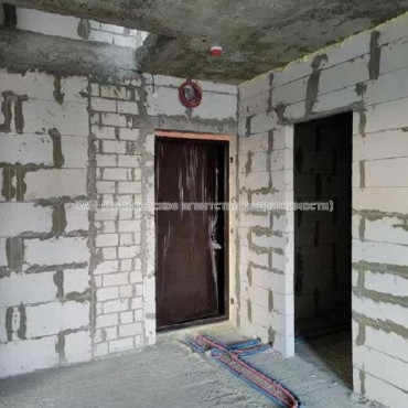 Продам квартиру, Гвардейцев Широнинцев ул. , 4  ком., 133 м², без внутренних работ 