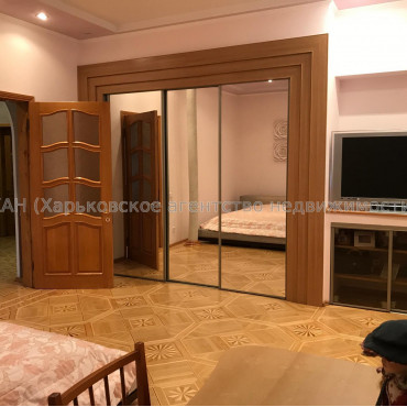 Продам будинок, Колонная ул. , 53 , 361 м², 9 соток, авторский дизайн 