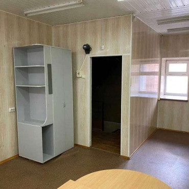 Здам нежитлову нерухомість, офисное помещение , 42 м², косметический ремонт 