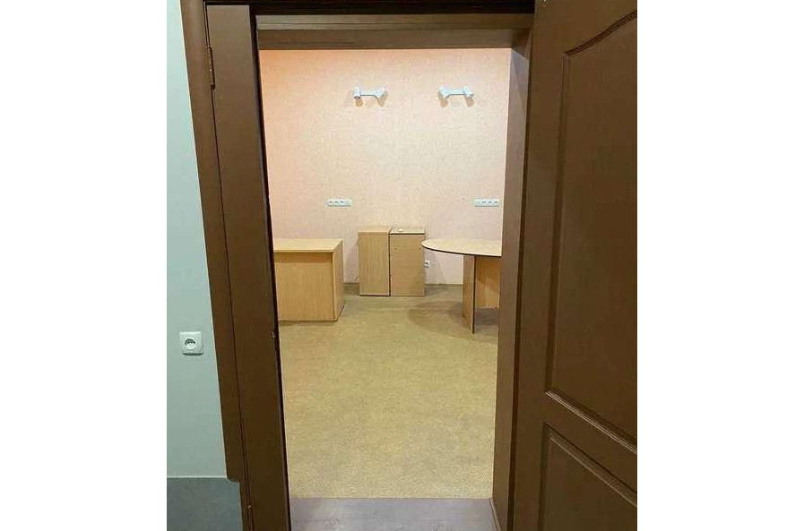 Здам нежитлову нерухомість, офисное помещение , 42 м², косметический ремонт 