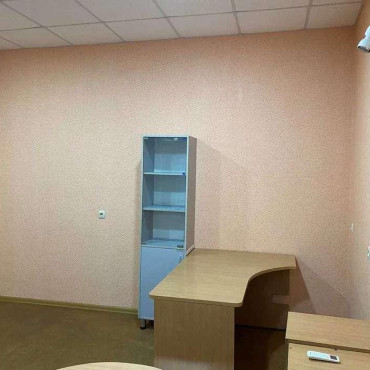 Здам нежитлову нерухомість, офисное помещение , 42 м², косметический ремонт 