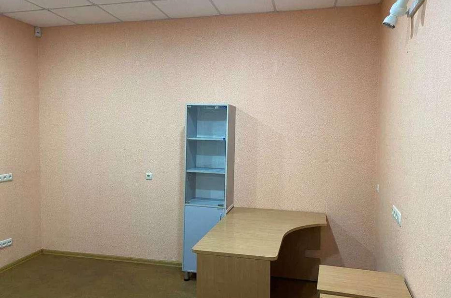 Здам нежитлову нерухомість, офисное помещение , 42 м², косметический ремонт 
