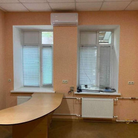 Сдам нежилую недвижимость, офисное помещение , 42 м², косметический ремонт