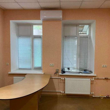 Здам нежитлову нерухомість, офисное помещение , 42 м², косметический ремонт 