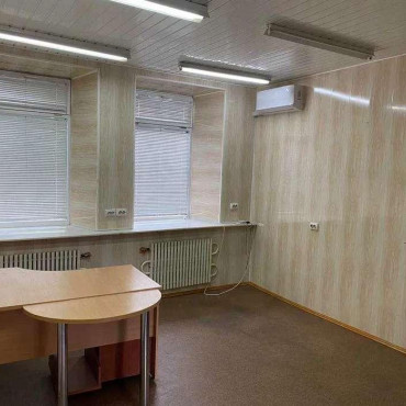Здам нежитлову нерухомість, офисное помещение , 42 м², косметический ремонт 