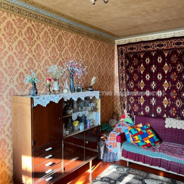 Продам квартиру, Валентиновская ул. , 2  ком., 45 м², советский ремонт 