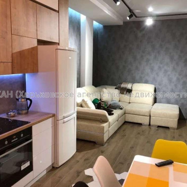 Продам квартиру, Науки просп. , 2 кім., 56 м², капитальный ремонт 