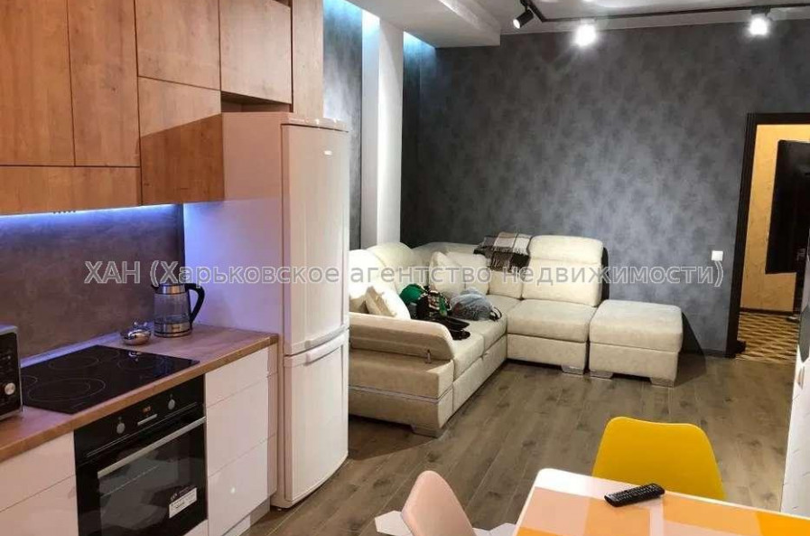 Продам квартиру, Науки просп. , 2  ком., 56 м², капитальный ремонт 