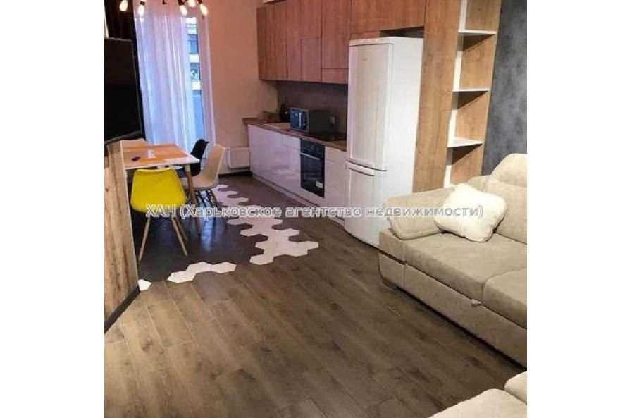 Продам квартиру, Науки просп. , 2  ком., 56 м², капитальный ремонт 