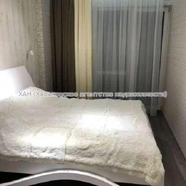 Продам квартиру, Науки просп. , 2 кім., 56 м², капитальный ремонт 