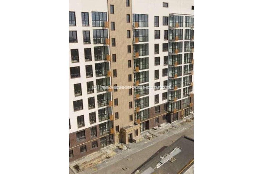Продам квартиру, Динамовская ул. , 4 кім., 135 м², без внутренних работ 
