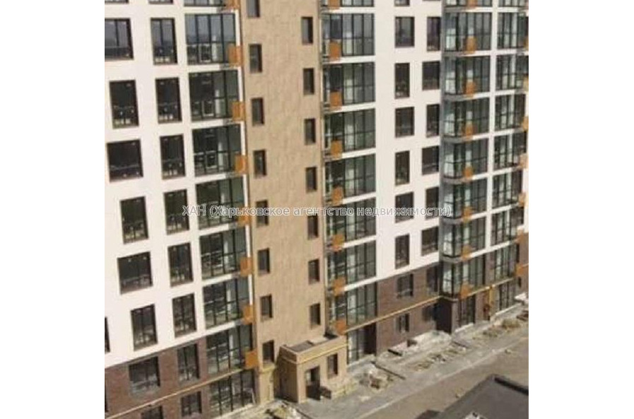 Продам квартиру, Динамовская ул. , 4 кім., 135 м², без внутренних работ 